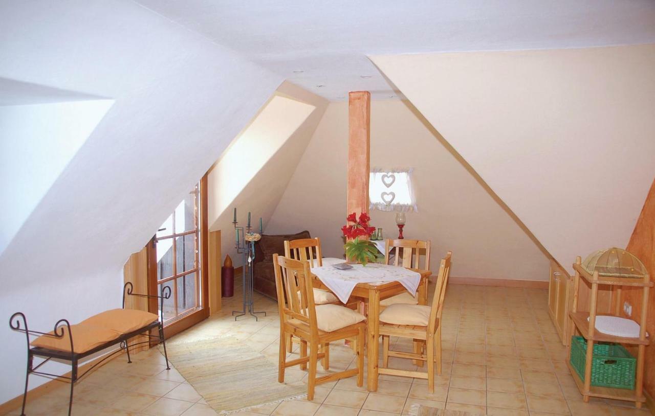 1 Bedroom Beautiful Apartment In Schoenecken Wetteldorf Buitenkant foto